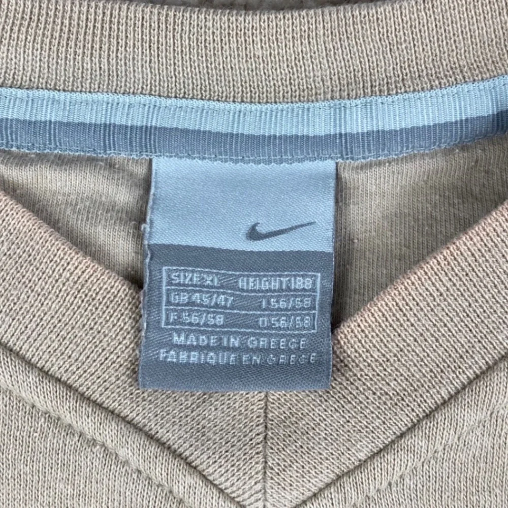 Nike vintage neck